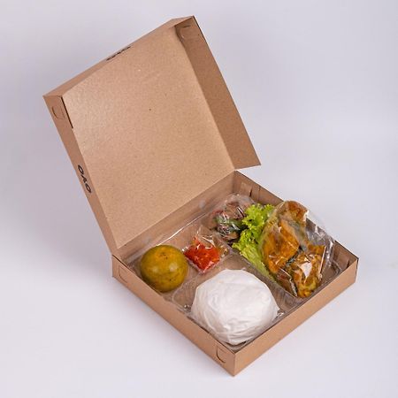 ホテル Oyo 1568 スタシウン カ チレボン ゲスト ハウス チルボン エクステリア 写真